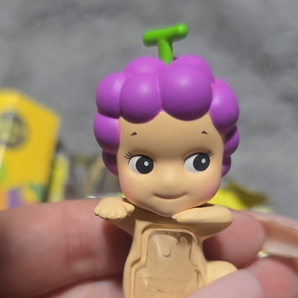 Sonny Angel Grape Hipper 100% Authentic - Picture 5 of 12